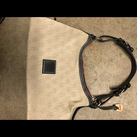 Dooney & Bourke Purse - Picture 1 of 2